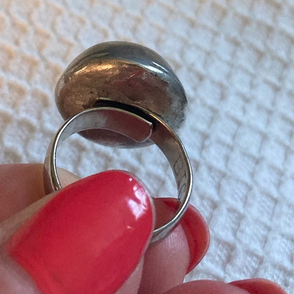 Big Metal London purple stone Ring - Picture 2 of 10